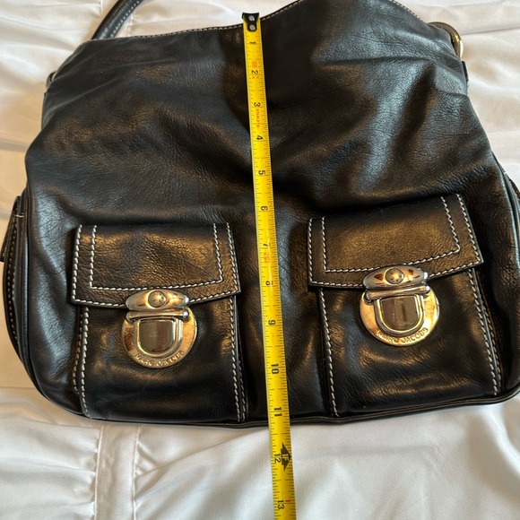 Marc Jacobs Black and Silver Shoulder Bag with Slouchy Design - Picture 2 of 6